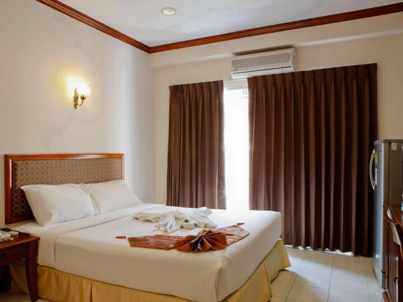 Inn House- SHA Extra Plus Pattaya Extérieur photo